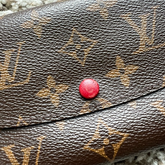 Louis Vuitton Emilie Wallet - Picture 8 of 12